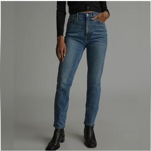 Everlane The Original Cheeky Jean in medium blue wash— Size 29